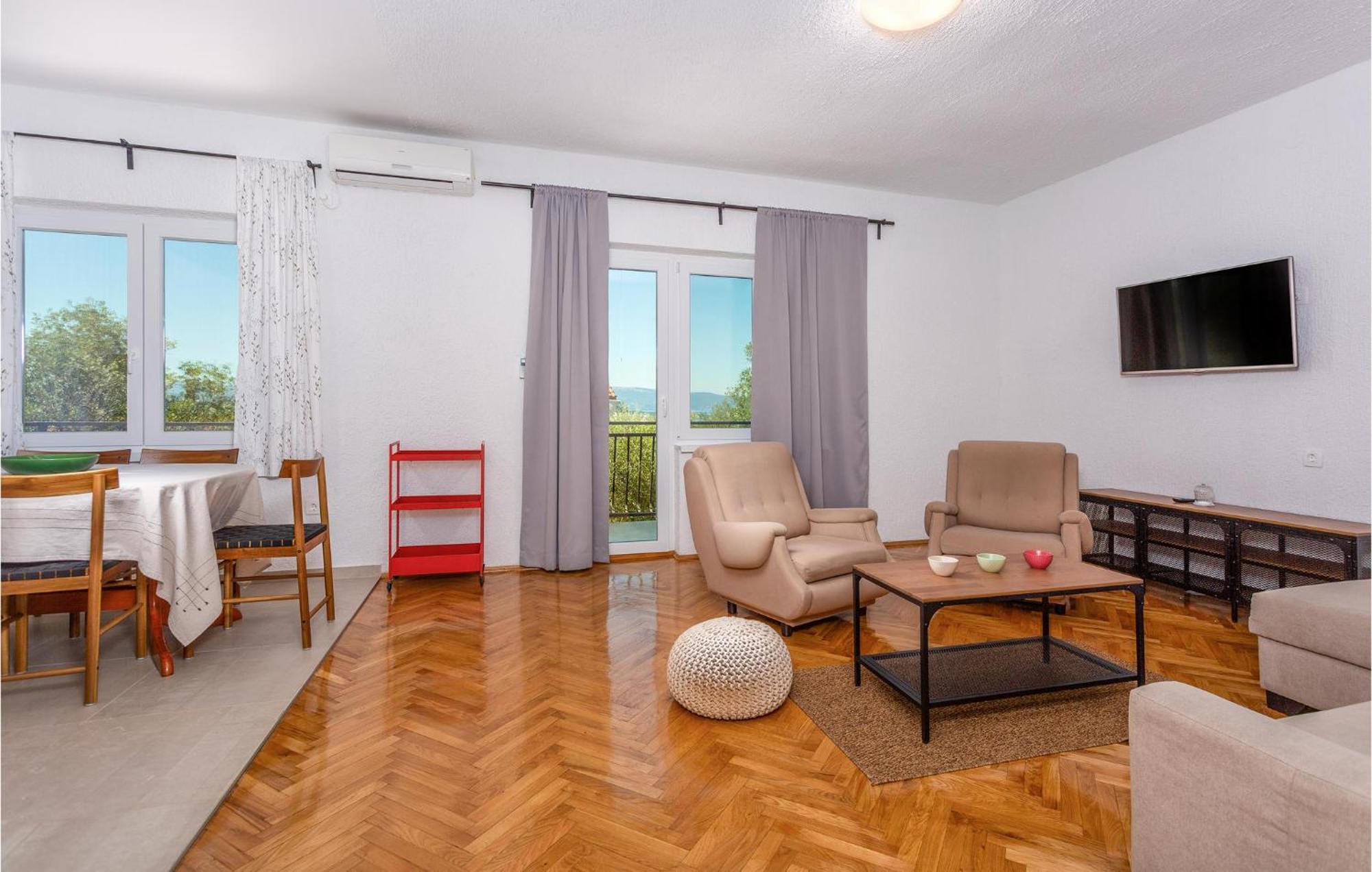 Gorgeous Apartment In Malinska With Wifi Esterno foto